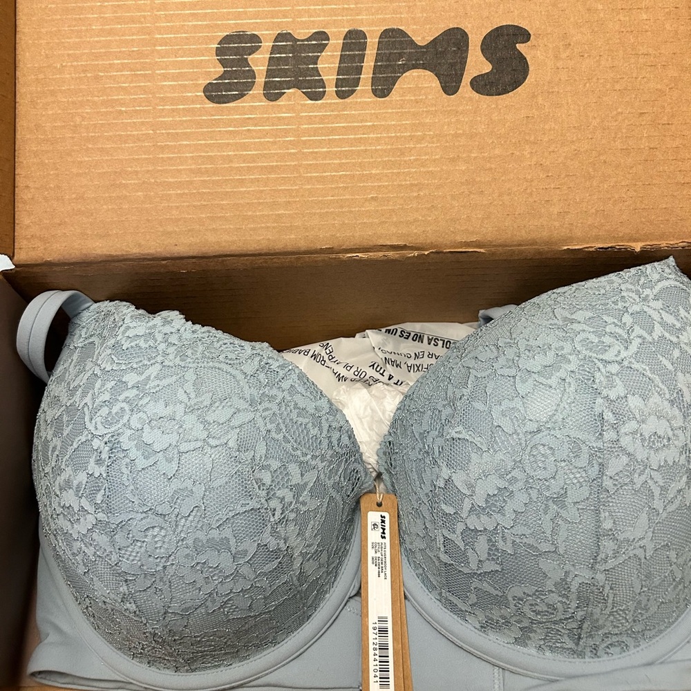 SKIMS Bra